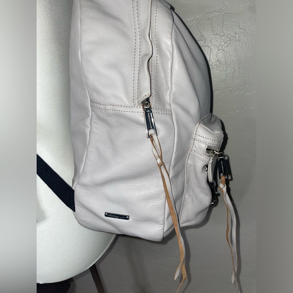 🎉HP🎉Rebecca Minkoff Large MAB 100% Leather Backpack in Light Gray/Silver🩶 - Picture 3 of 15